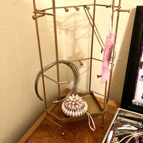 Gold multi-purpose Jewlery stand - Picture 3 of 3